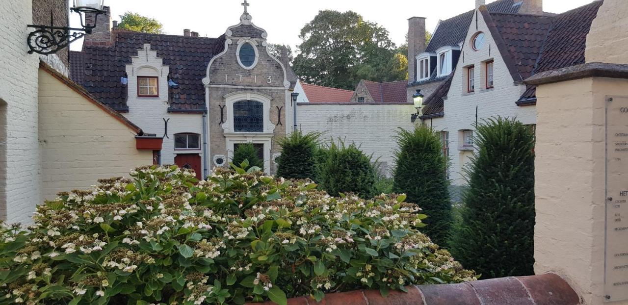 B&B Heart Of Brugge Bagian luar foto